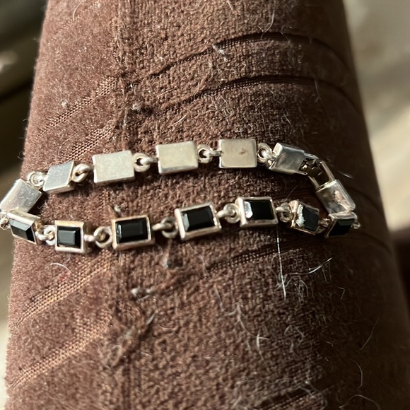 2 bracelets - Picture 3 of 3